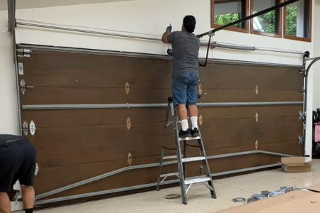 emergency garage door repair in Laguna Beach